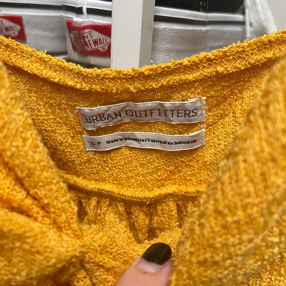 yellow textured UO top - Picture 3 of 3